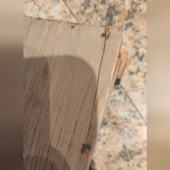 Floral 'Hello' Wall Accent in Blue and Cream - Picture 6 of 8